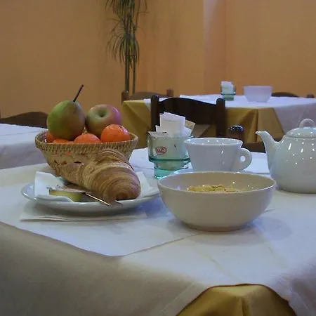 Hotel Naviglio Grande 3*