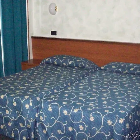 Hotel Naviglio Grande 3*
